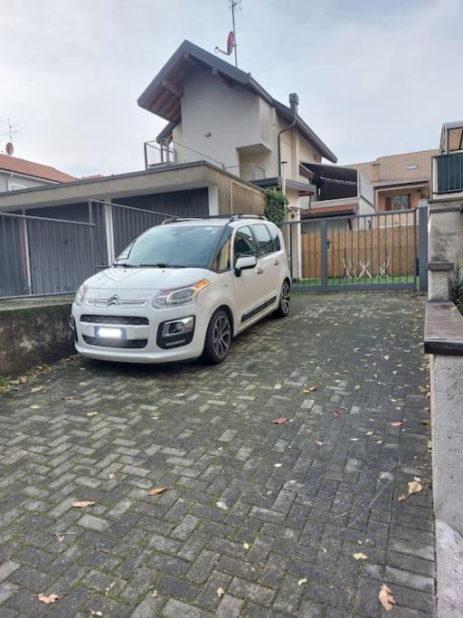 Smile Home! Graziosa Casa Con Parcheggio E Giardino Bovísio-Masciago Milanese Esterno foto