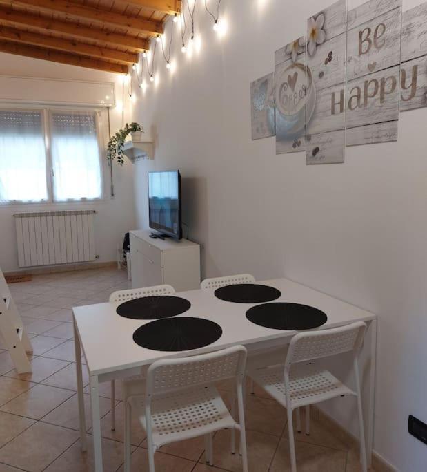 Smile Home! Graziosa Casa Con Parcheggio E Giardino Bovísio-Masciago Milanese Esterno foto